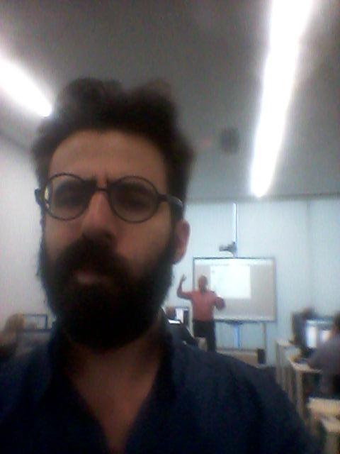 En_Company's tweet photo. El profe @mandomando nos insta a un #claselfie + alla de la broma recomiendo mucho el seminario en @elcibernarium http://t.co/KjIcBggVC4