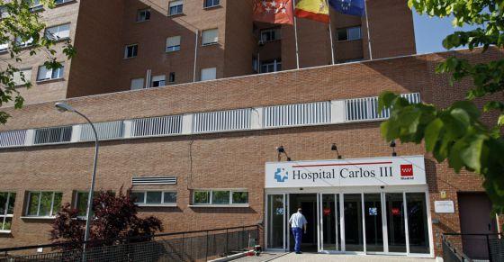 el_pais's tweet photo. La auxiliar que ha dado positivo de ébola en un análisis atendió al misionero García Viejo http://t.co/2Sn5TQWJVn http://t.co/GnDO1GDQ4h