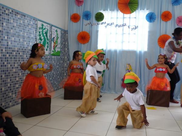 ivanamdel's tweet photo. @sijsouza Festa Tropical-vera: Creche Sonho Feliz! http://t.co/GYAI6I35RW