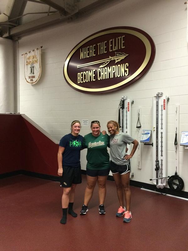 TDVancil91's tweet photo. Day 1 in the books w/ @CaseyShort3 @Swoosh_love #WeGettinReady #2015 http://t.co/9CJLjNyGeO
