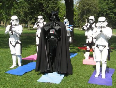 ECWnhvn's tweet image. Come to the Zen Side! Yoga at #elmcitywellness tonight at 7pm. Always $10. #yoga #nhvn #yale