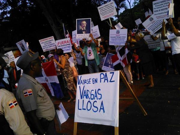 Veaney_Arteaga's tweet photo. Váyase ya Gonzalo Vargas Llosa Acnur #bol2014 #askbol2014 http://t.co/eh7oegHyuK