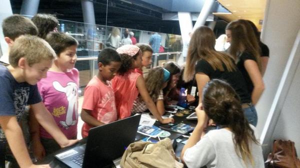 stopplasticsoup's tweet photo. Aquí os dejamos una foto del pasado sabado en CosmoCaixa http://t.co/74XwzQILmk