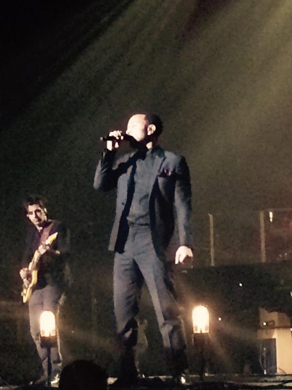 AlanAj1878's tweet photo. @johnlegend amazing night live 02 Apollo manchester http://t.co/hA5yvc82nU