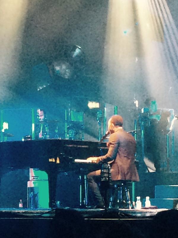 AlanAj1878's tweet photo. @johnlegend amazing night live 02 Apollo manchester http://t.co/hA5yvc82nU