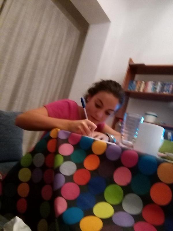 MjChipi's tweet photo. Que poco confían en mi @12LauraR @Antolanj  #manualdeinstruciones #memoriadepez http://t.co/emwynEfqRn