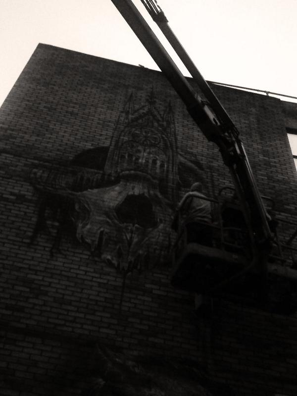 bablu121's tweet photo. Fresh week with a new big wall production from @jim_vision and #DanChase in #Shoreditch. @MadeiShoreditch http://t.co/Wx45psQ3YM