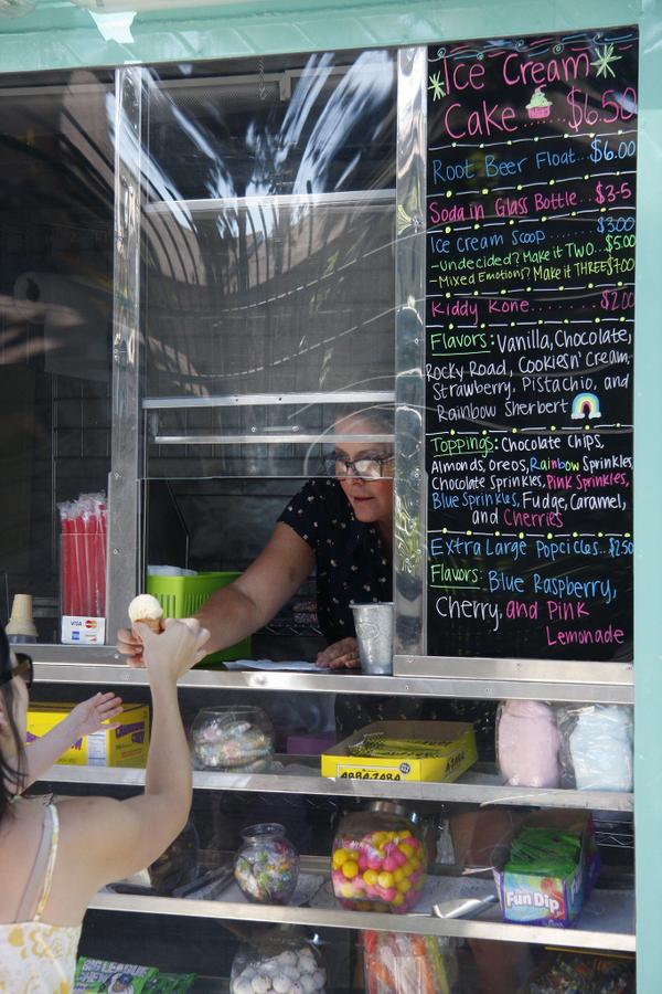 Marcus Errico on Twitter "PostBaywatch, Nicole Eggert has food truck