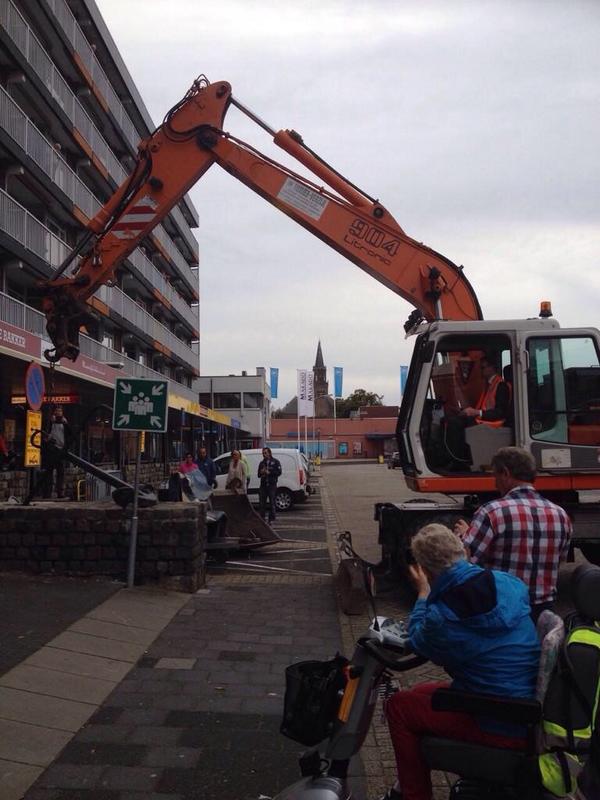 Start renovatie #wilgenplein door @Peter_Verheij tot december aanpassing strook thv Lidl en Schoenenreus
