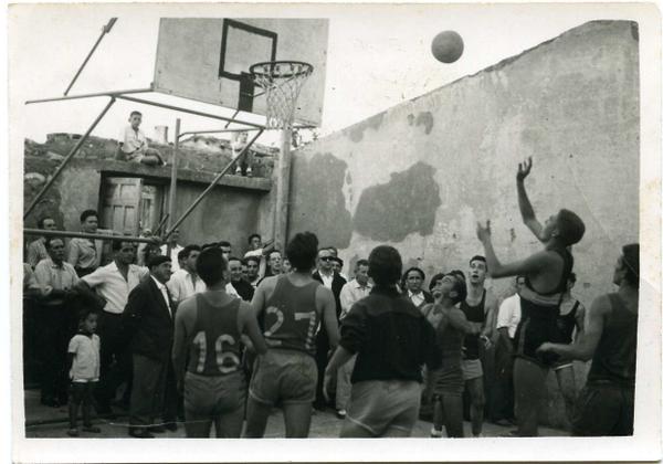 fotos - Especial 60 aniversario (Fotos, recuerdos, recortes...del Baskonia desde 1959) - Página 37 BzSDL1BCAAA8bFl