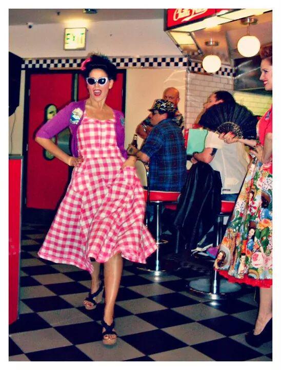 @MissHappSA  love love that dress! #50sfrock #fashionshow #joeseasydiner
