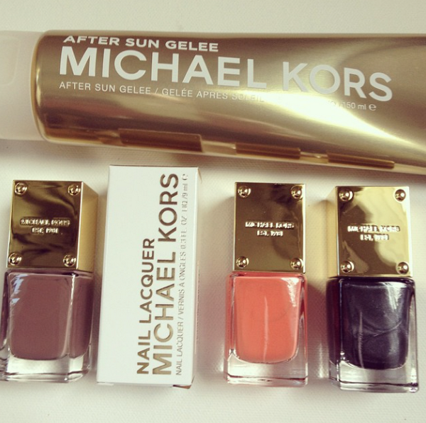 davelackie's tweet photo. I'm giving away this Michael Kors Beauty set! To enter, follow @davelackie &amp; RT http://t.co/4V0gUTKSu5