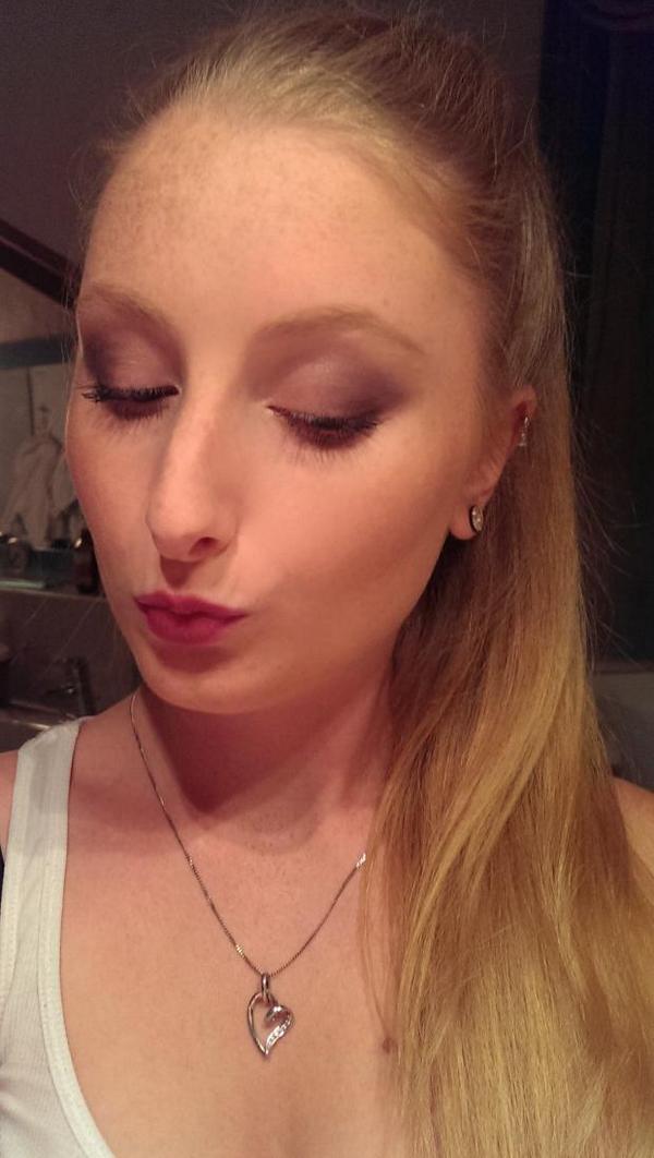 Anni_1995's tweet photo. Autumn makeup 💟💟😍😍 http://t.co/1twPJm1U9Y