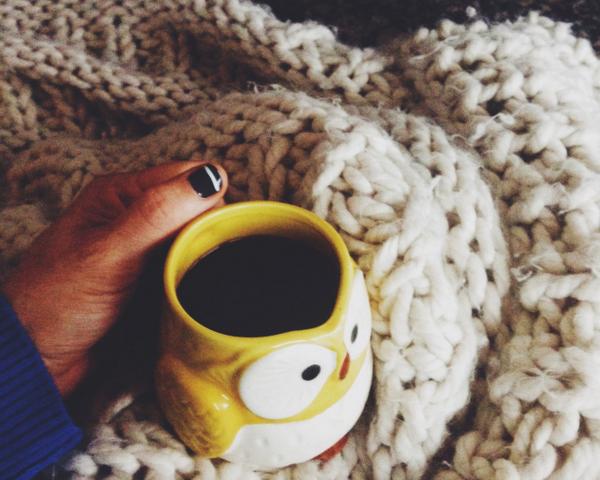starbucksdeals's tweet photo. A blend of coffees from 3 regions for a cup that's hearty, refined and perfect for Fall. #FallBlend, now in Grocery. http://t.co/emuxBDHtHH