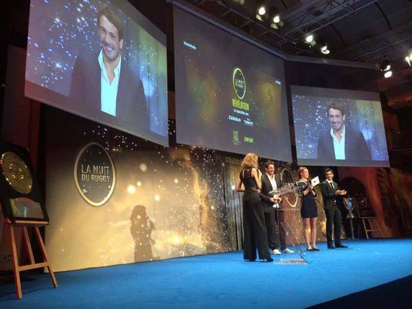 Bravo Rémi ! RT @avecleXV "Le prix de la révélation 2013/2014 est pour <a href="/Remilamerat/">Rémi Lamerat</a> ! #NuitduRugby "