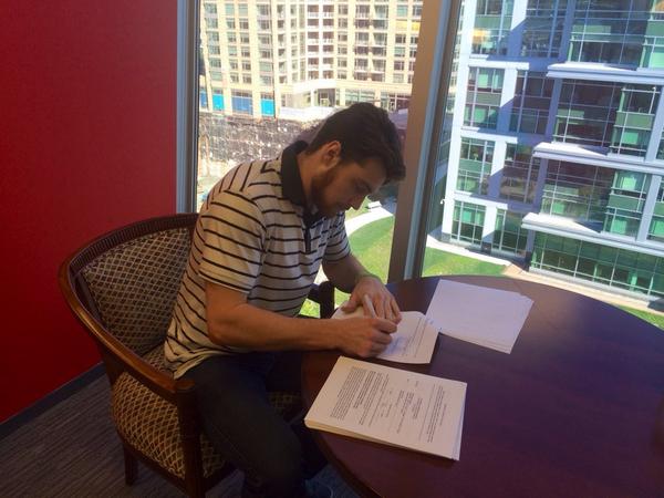 Capitals's tweet photo. OFFICIAL: #Caps sign Liam O'Brien to a 3-year, entry level contract. RT to congratulate @ob61! http://t.co/vIAsBzFquH http://t.co/lOhmeJEtTl