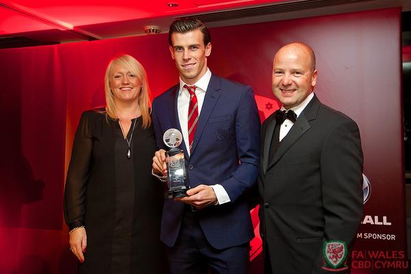 frasrja's tweet photo. "@FAWales: Wales' Fans' Player of the Year Award goes to Gareth Bale. #FAWAwards http://t.co/2XU63OHBs5" And water is wet.
