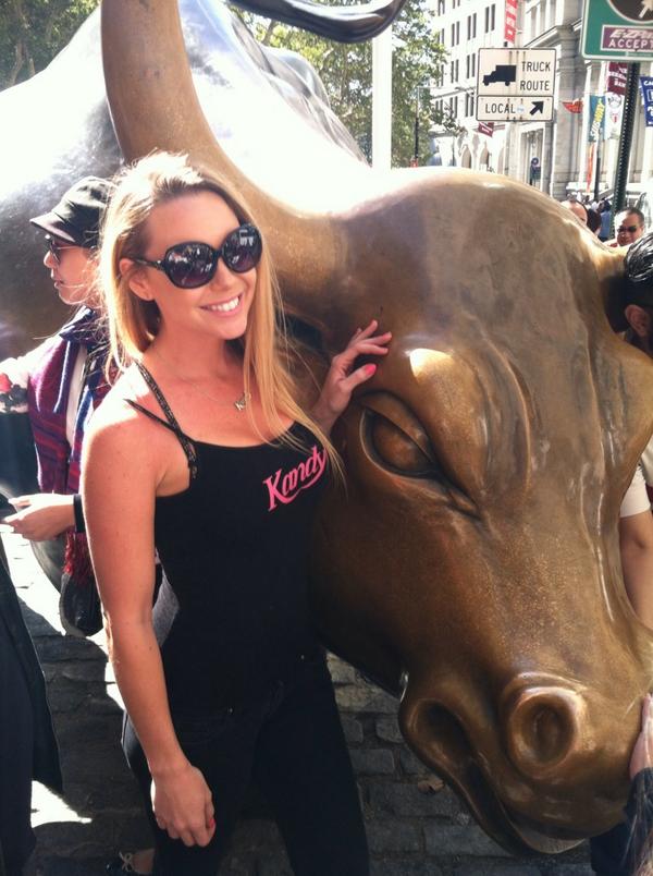 KandyRaceGirls's tweet image. #kandygirl @DubYoungin taking over #wallstreet @nyse bull #nyc #magazineapp