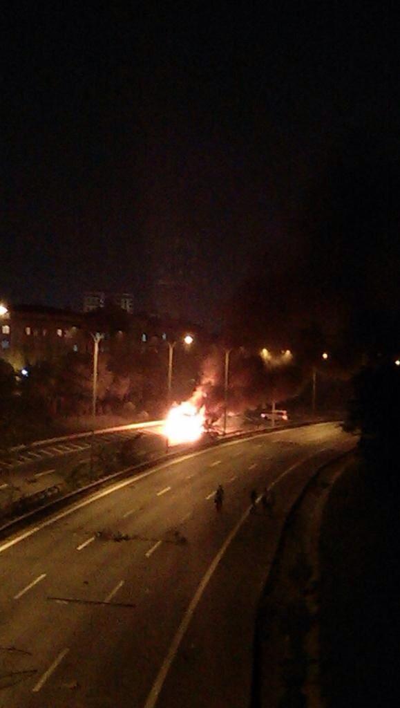 TEM
Esenyurt'ta Köprü Altında Yanan Otobüsle Yol Trafiğe Kapandı!
Resim Via <a href="/EsenyurtHaber/">Esenyurt Haber</a> 
#Kobane