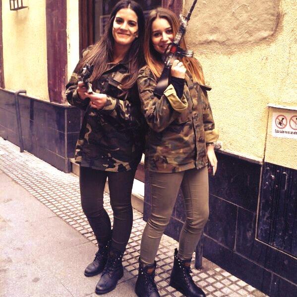 dorii_94's tweet photo. Felicidades isabela!!! Te quiero mucho.
 #party #vela4años #corona #chive #..... Jajajaja @isagalera http://t.co/M6THQhmMay