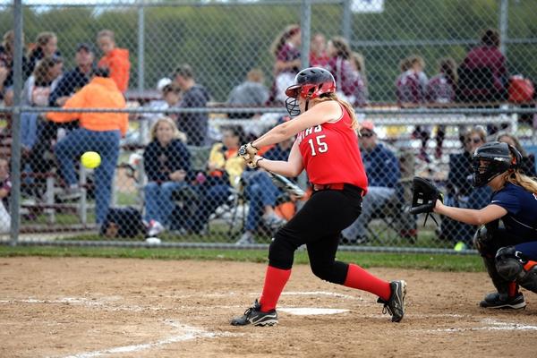 mmrme24's tweet photo. @12BUNG Triad takes the lead with a double to the fence from @19eyoung #gotriad #regionals #state http://t.co/DyiBNV5xD3
