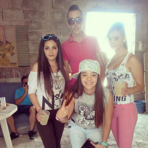 Mediina8's tweet photo. Una de la Romería 2014!;)@AinoaExa @Inmiyaa_10 @CristimaPastran http://t.co/FA51aoFGOA