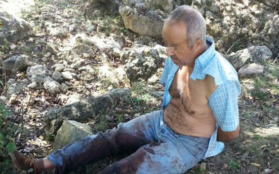 el_pais's tweet photo. El cobro de una herencia, posible móvil del parricidio de Ubrique http://t.co/C6YLGq5dpQ Dos jóvenes asesinados http://t.co/T9lS4A2P9f