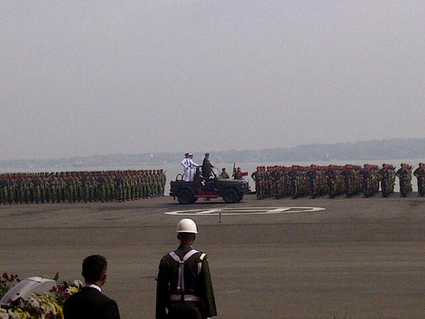 Fahrihamzah tweet picture