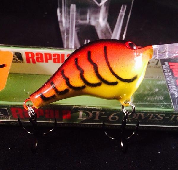 FulksCustoms's tweet photo. Custom painted #rapala DT6 in Tomato Craw! #bassfishing #crankbaits #fishing #bass #custompainted #customcranks #fish http://t.co/Izkp3I4ggk