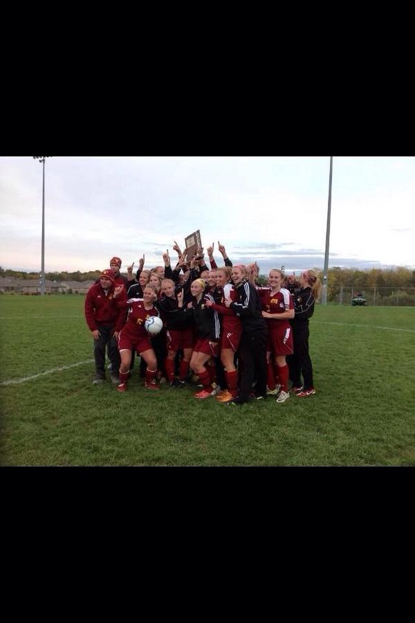 LadyMavsSoccer's tweet image. 2 years ago 2day was the 1st of our back to back sectional titles! Let&apos;s make it 3 this week!! #3peat #sectionalweek