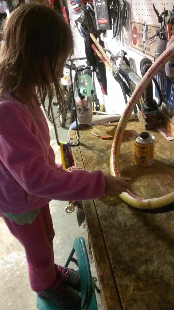 Lil_p0ny's tweet image. Lily glueing her first tubular...#passingontheknowledge #cx2015