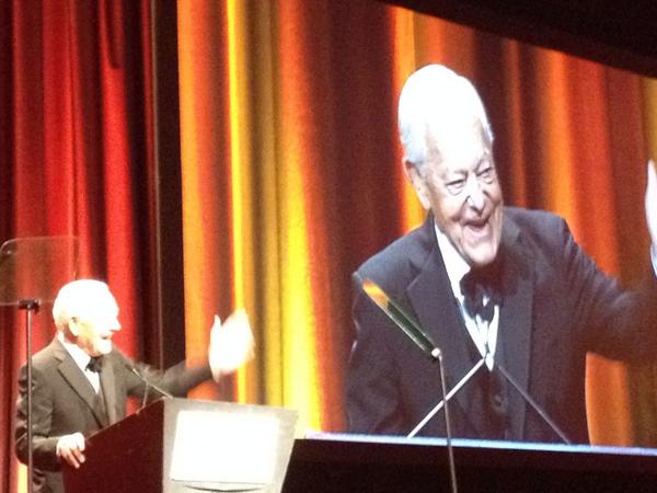MaribelAberCNN's tweet photo. The one and only @bobschieffer @CBSNews @FaceTheNation at the 2014 Edward R. Murrow Awards #bobmagic http://t.co/8srs9nUeJ6