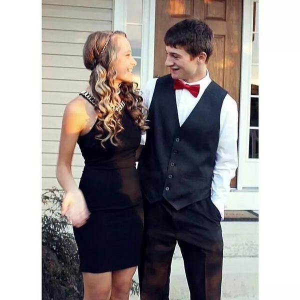 Lyddd_08's tweet image. "Gatsby looked at Daisy in a way every young girl wanted to be looked at" #HC2k14