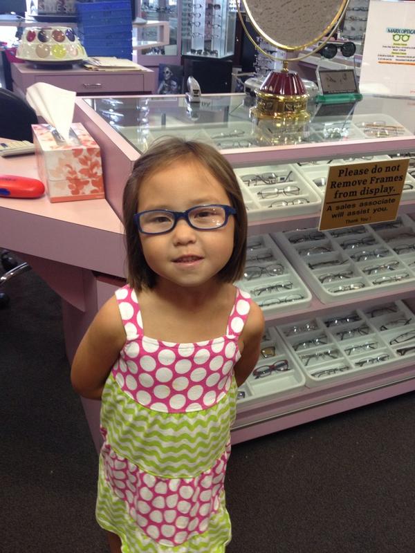 5Forgeys's tweet image. She got some, too #astigmatismlikehermommy