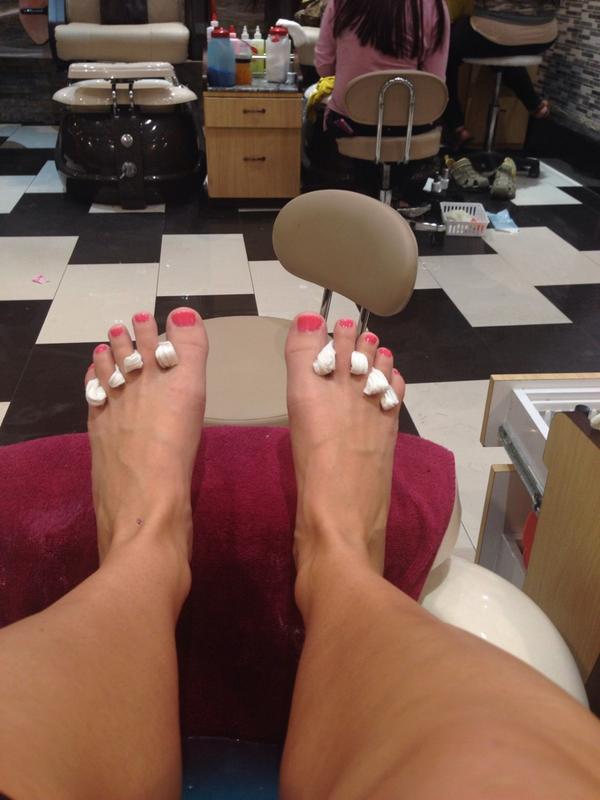 Em_Grace3's tweet photo. Thank you to the sweetest boyfriend for paying for me to get a pedicure! What a perfect way to start my week! 😊😘💅 http://t.co/nVPFEcE5Ou