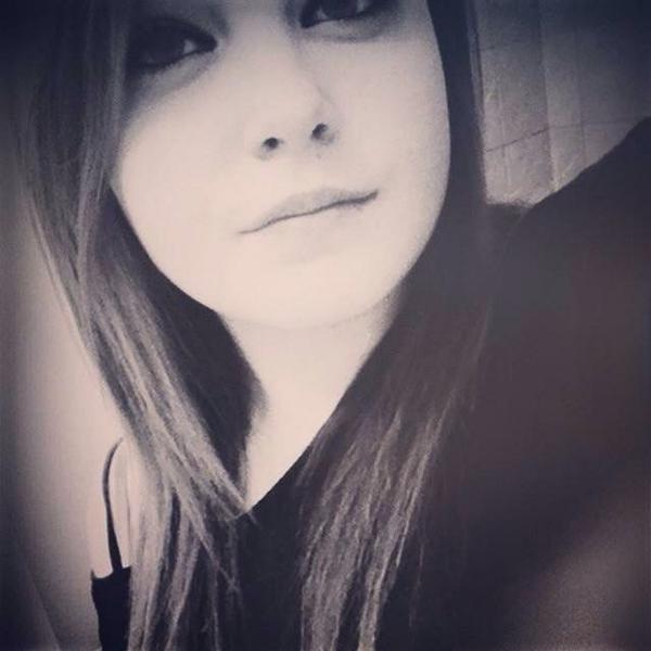 invaliduser11's tweet image. Real girls aren't perfect, perfect girls aren't real 😍👌