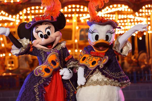 ディズニー公式 Twitterren 香港ディズニーランド リゾートのハロウィーン イベント開催中 こわ いフォト ロケや この時期だけのイベントやショー ハロウィーン衣装のキャラクターとのミート グリートをお楽しみください Http T Co Ctwgtkozsw Http T Co