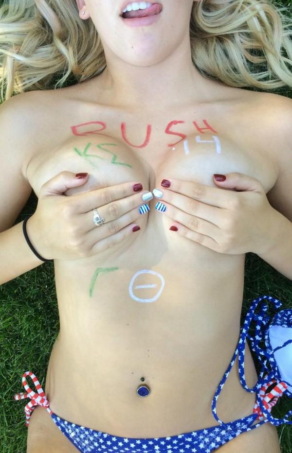 Collegebadies's tweet photo. #collegebaddies http://t.co/oc4zm0SvGc