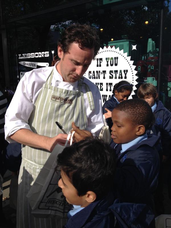 foodexplorersuk's tweet image. Who's that attracting a crowd of students outside @Recipease this morn?  No its not Jamie, its Chef Dan! @JamiesKGP