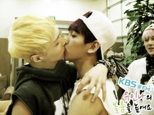 01_baek's tweet photo. @EXOs1001 Happy Birthday! :') Love you http://t.co/FgOF6In5kl