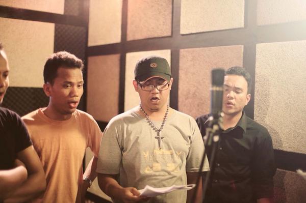 Teman-teman <a href="/PSGP_ImmSMD/">PS GP Immanuel SMD</a> terlihat serius waktu recording #WesingAndsharing