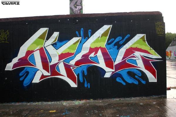 ColorzGraffiti's tweet photo. #azme #graffiti #berlin http://t.co/zjXRv7WXRT