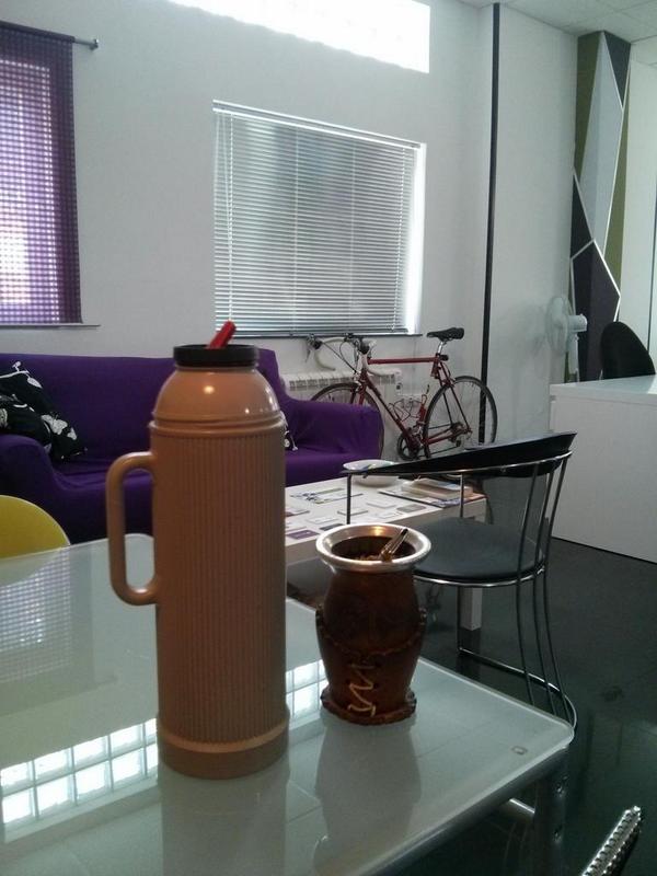 GeorgeDerekBell's tweet photo. Hoy hace falta algo más que café ;-) http://t.co/ThcI7HESUd