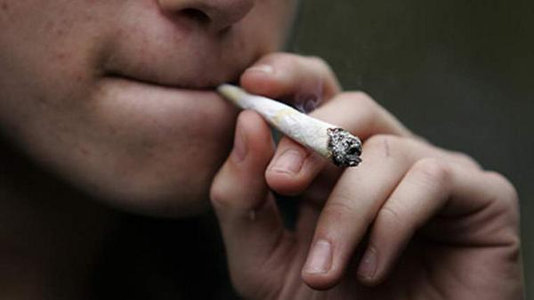 SkyNews's tweet photo. A major study says cannabis can be as hard to give up as heroin, and can lead to depression http://t.co/kTVREEiSru http://t.co/Cm0tM5jXaN