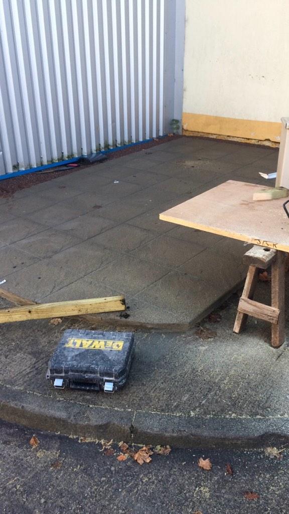 Randomzinfo's tweet image. Outside Patio Before and After #RandomzProgress Work by @BlazecraftConst