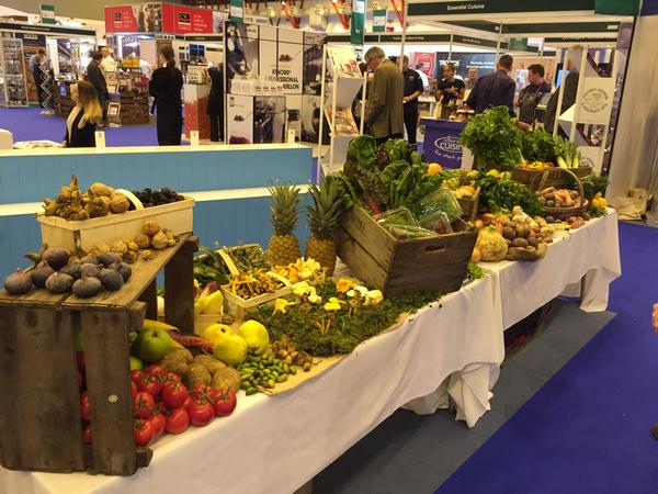 At #TheRestaurantShow with @DSMashPurveyors and <a href="/duncan_allison/">Duncan Allison</a> great display guys!