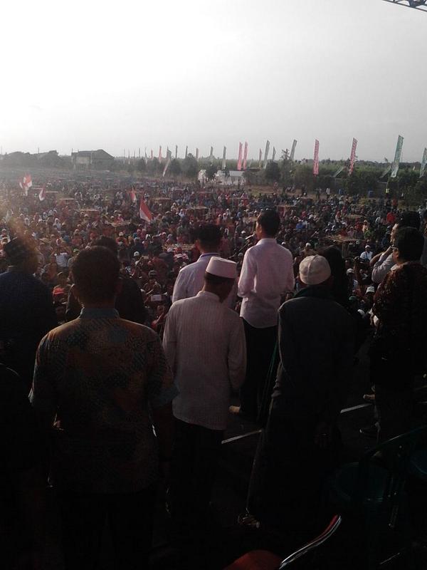 #jokowikejember sedang berdiskusi dengan petani di padepokan arum sabil, #SahabatPetani