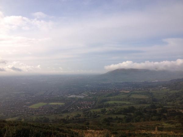 BelfastRunning's tweet photo. Cavehill providing another spectacular view of Belfast... #whyirun #belfastrunning http://t.co/IQcALPz5Dt