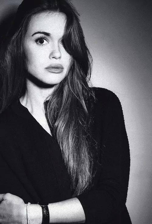 Happy Birthday Holland Roden <3  Elle fete aujourdhui ses 18 ANS wahhhhhhhhhhhhhhhhhh 