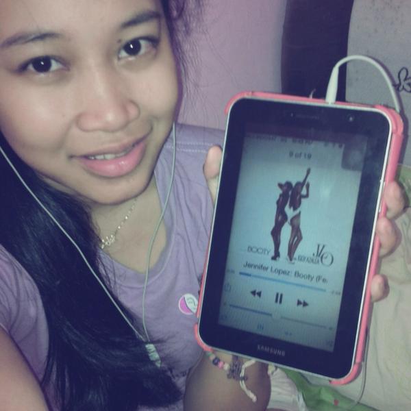 adellyaaaa's tweet photo. MAMI!!! PLEASE FOLLOW @adellya_jlo on INSTAGRAM! I REALLY HOPE FOR IT @JLo @TomBachik to! ;)) #BootySelfie #JLoBooty http://t.co/GsjafuDYSR